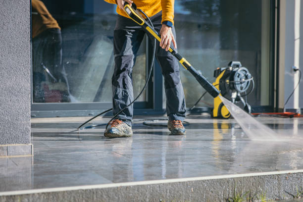 Best Deck Pressure Washing  in Clifton, IL